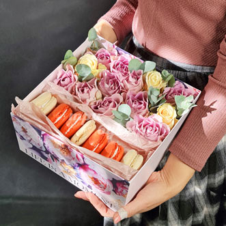 7 макарун с розами