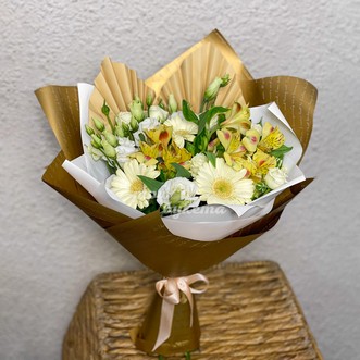 Букет из гербер и эустом