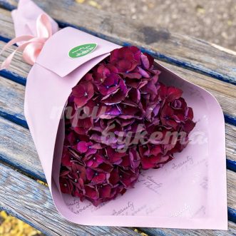 Букет из 3 пышных гортензий Букет из 3 пышных гортензий