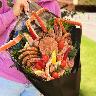 Букет крабов и креветок для защитника