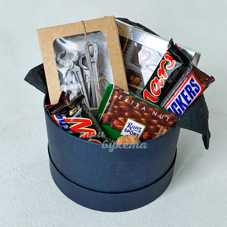 Шоколадный набор в коробке на 23 февраля